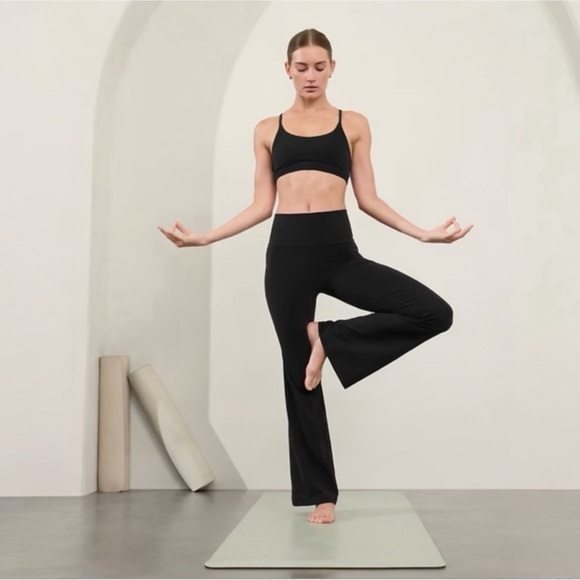 Athleta Pants - NWT Athleta Salutation Stash Flare Pant